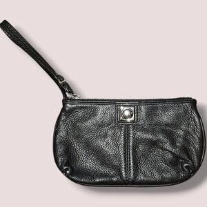 Banana Republic 🍒 Elegant Black Leather Wristlet